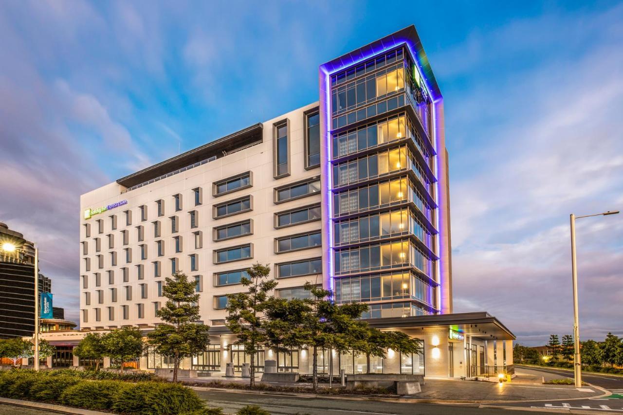 Holiday Inn Express & Suites Sunshine Coast By Ihg Maroochydore Exterior photo